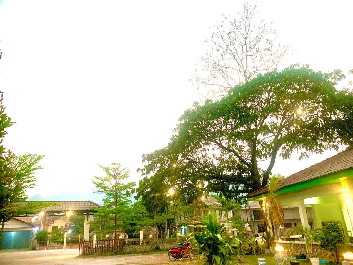Vang Vieng Garden Resort מראה חיצוני תמונה